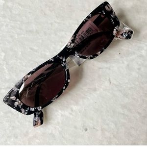 Le Specs Luxe Deep Shade Black Rose